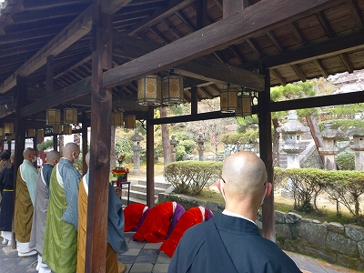 宗祖隠元禅師350年大遠諱法要の様子です。