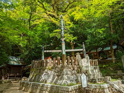 仏教の塔の新しい形式として伝教大師によって伝えられたものです。