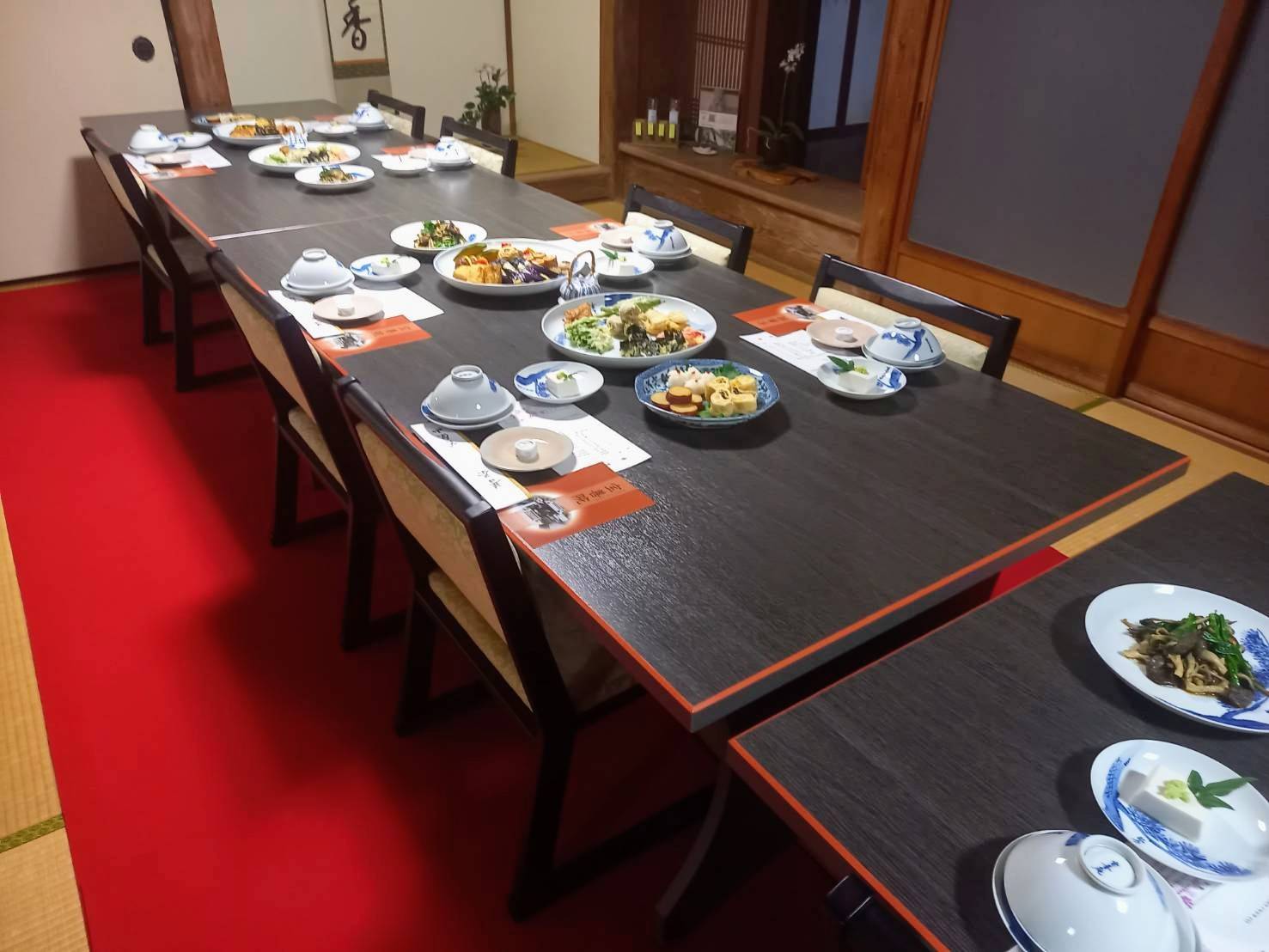 黄檗山萬福寺の山内に位置する宝善院の普茶料理です。書院でお召し上がり頂きます。